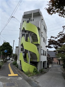 西